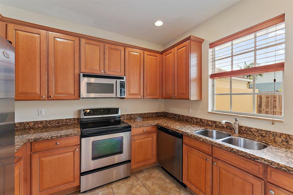 128 W Thatch Palm Circle