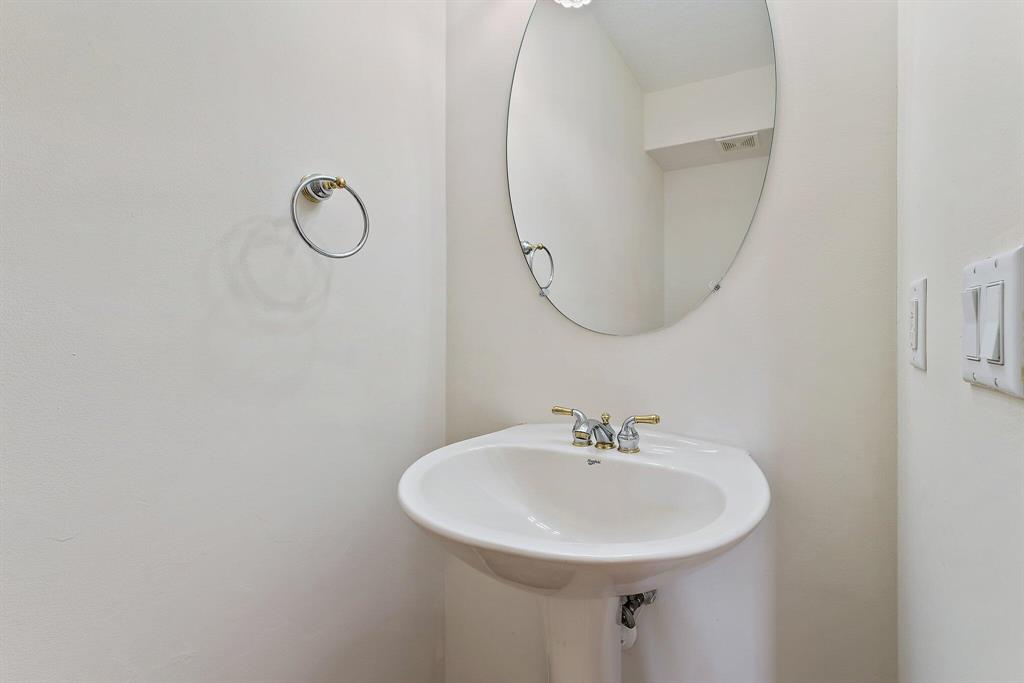 128 W Thatch Palm Circle