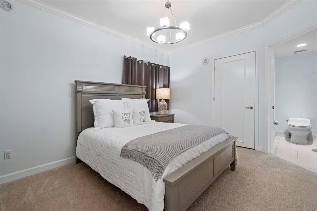 2650 Lake Shore Drive Unit: 702