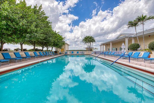 2650 Lake Shore Drive Unit: 702