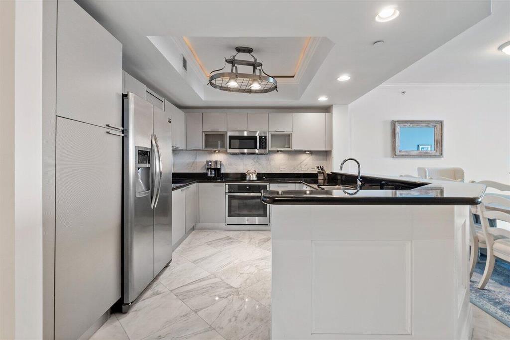 2650 Lake Shore Drive Unit: 702