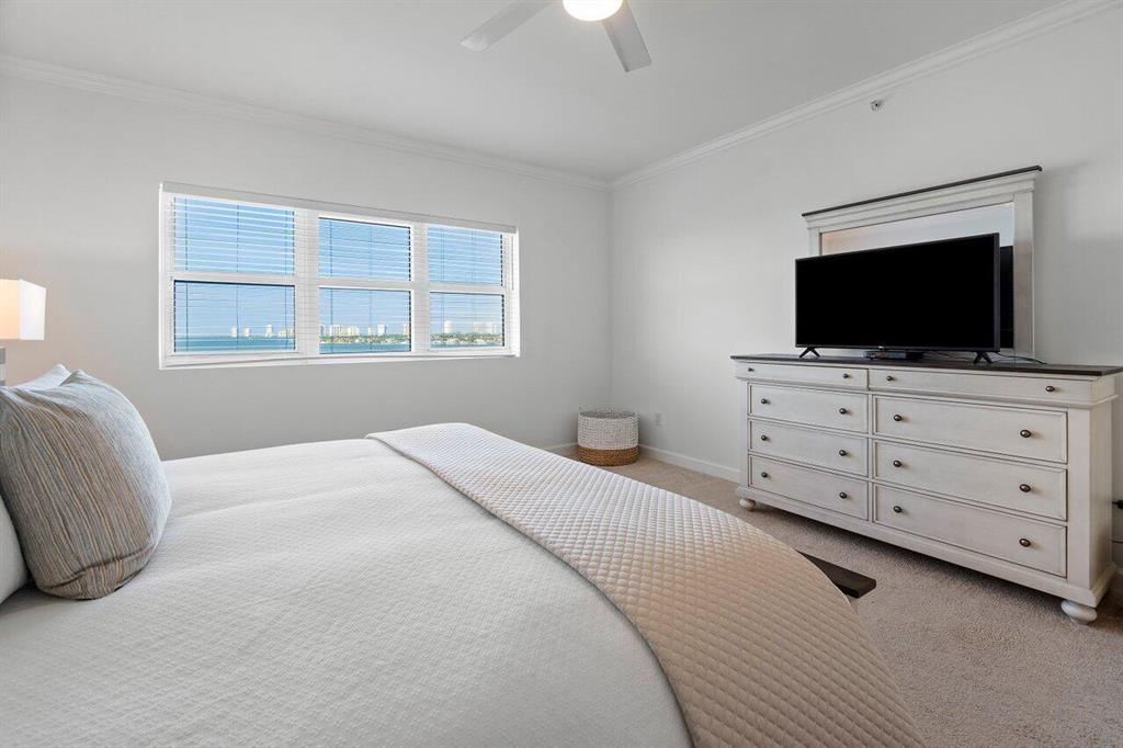 2650 Lake Shore Drive Unit: 702