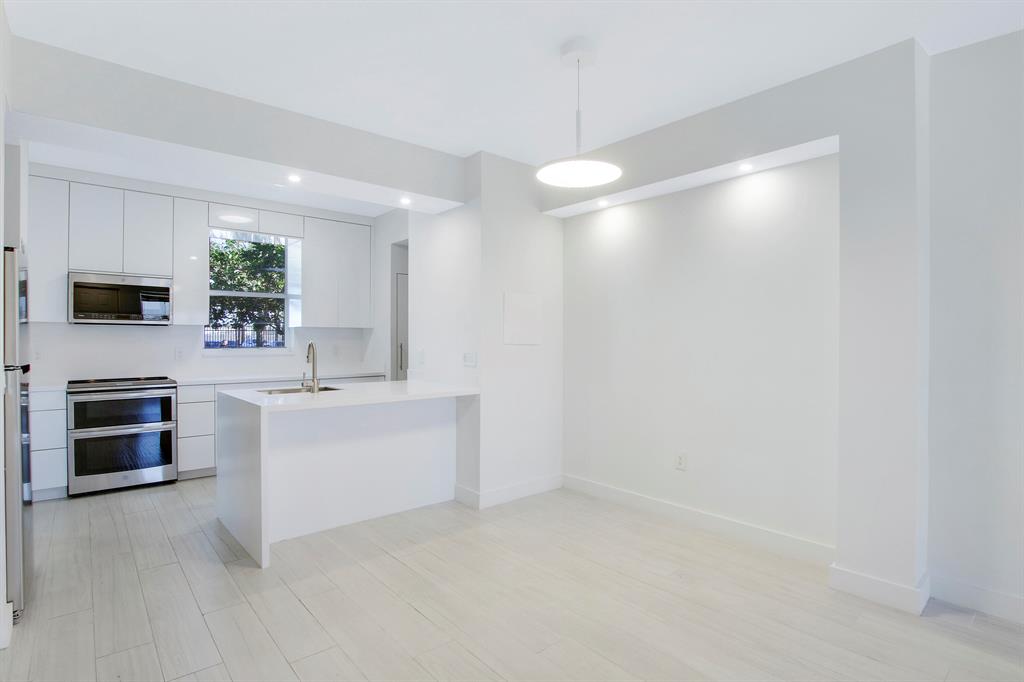 1140 University Boulevard Unit: 13