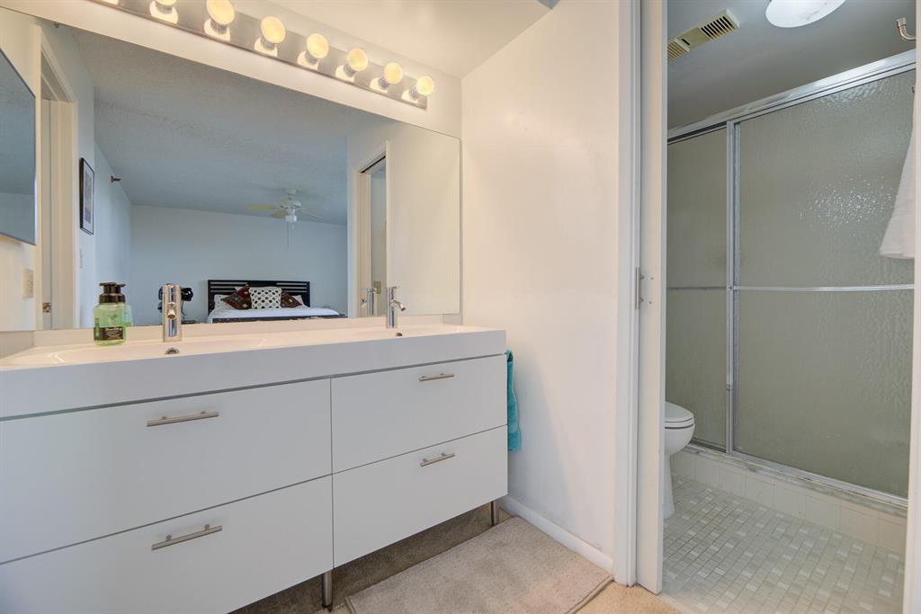 1915 Lavers Circle Unit: E103