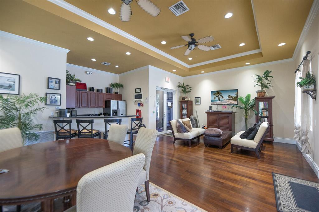 1915 Lavers Circle Unit: E103