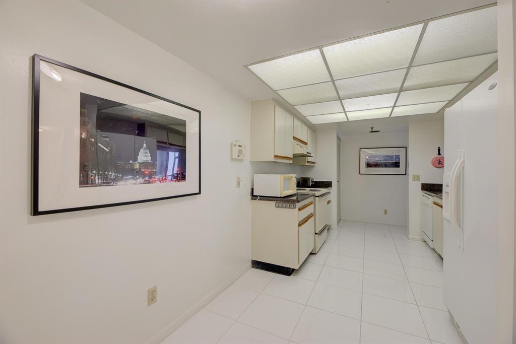 1915 Lavers Circle Unit: E103