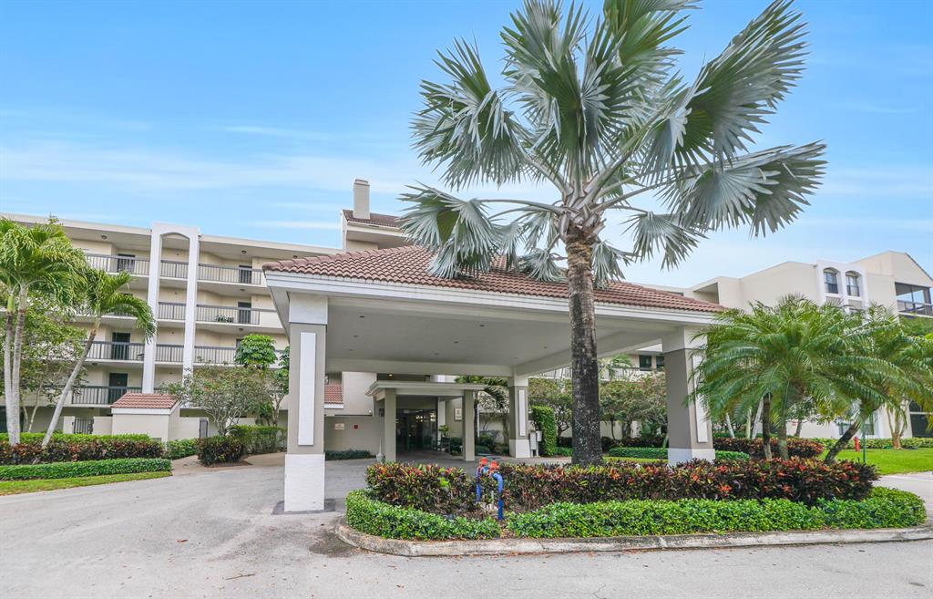 1915 Lavers Circle Unit: E103