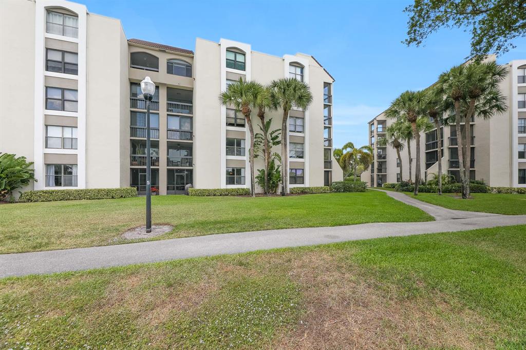 1915 Lavers Circle Unit: E103