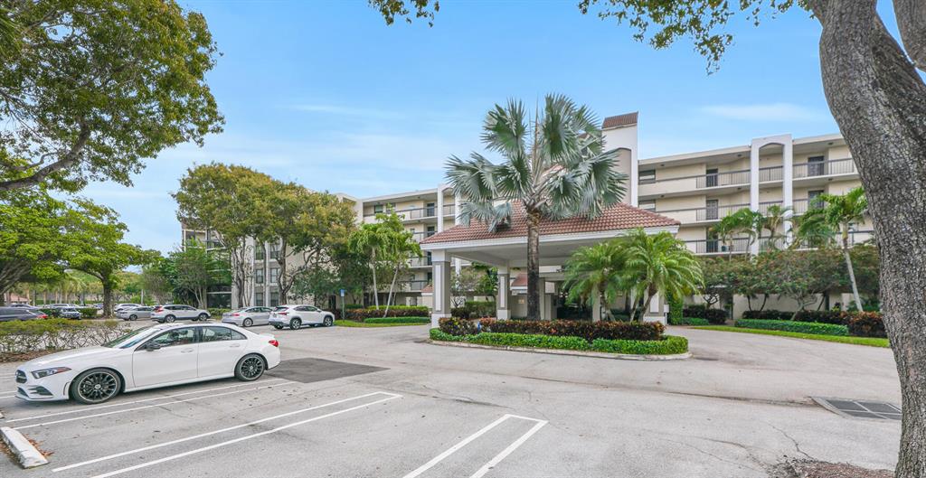 1915 Lavers Circle Unit: E103