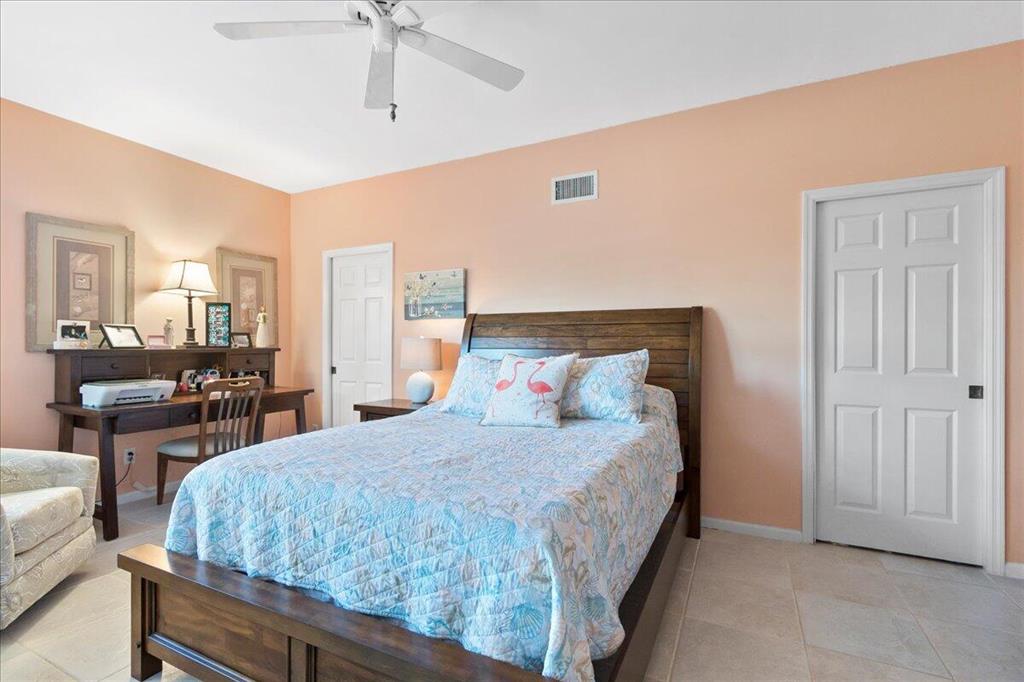 2905 Fairway Drive N