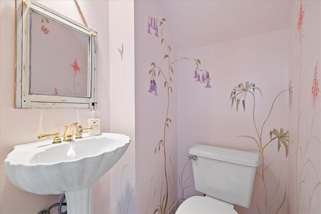 2905 Fairway Drive N