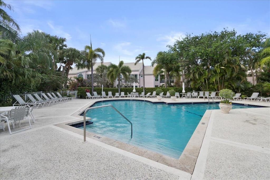 2905 Fairway Drive N