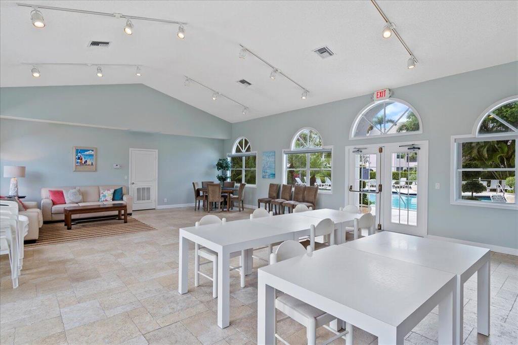 2905 Fairway Drive N