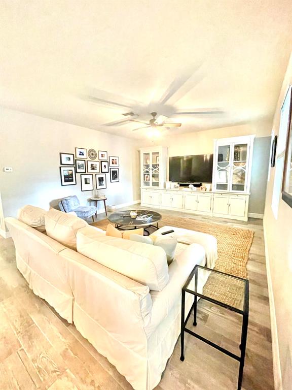 1127 Dakota Drive