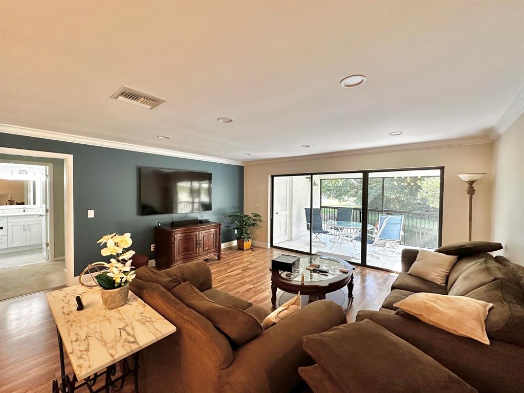 20 Westgate Lane Unit: 20h