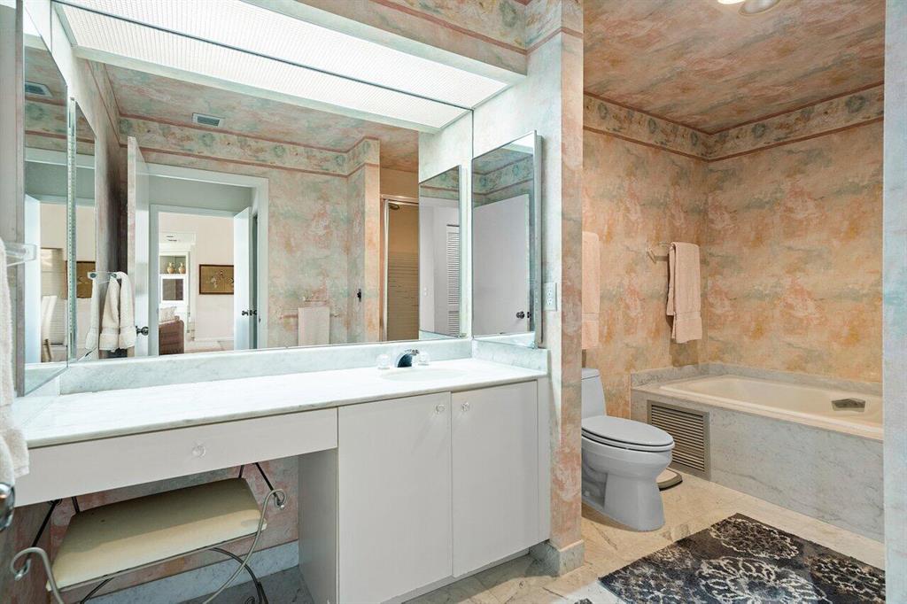 11 Eastgate Drive Unit: B