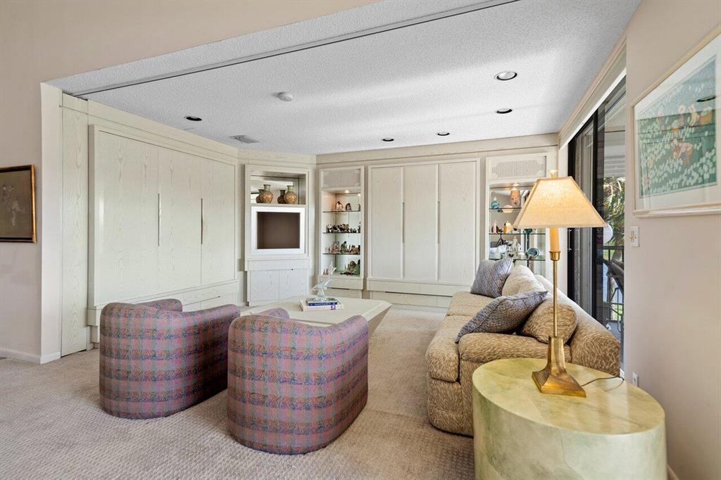 11 Eastgate Drive Unit: B