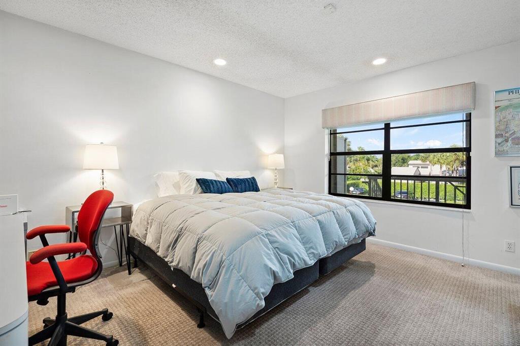 11 Eastgate Drive Unit: B