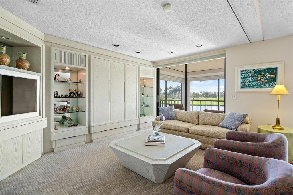 11 Eastgate Drive Unit: B