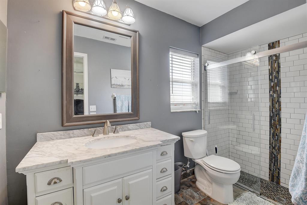 5203 Mirror Lakes Boulevard