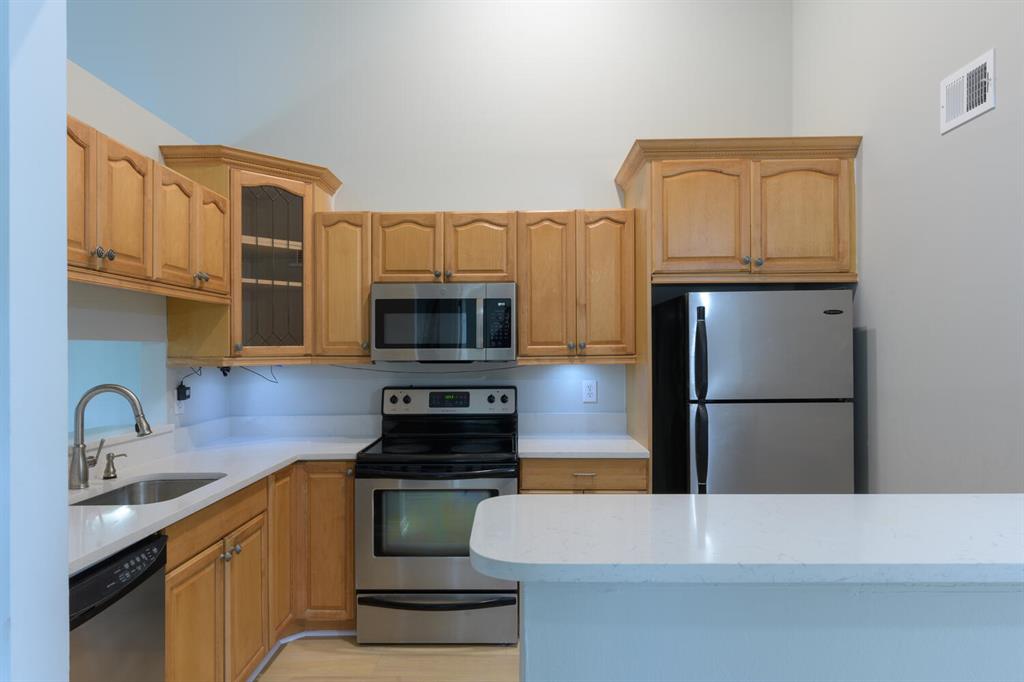 6271 Chasewood Drive Unit: F