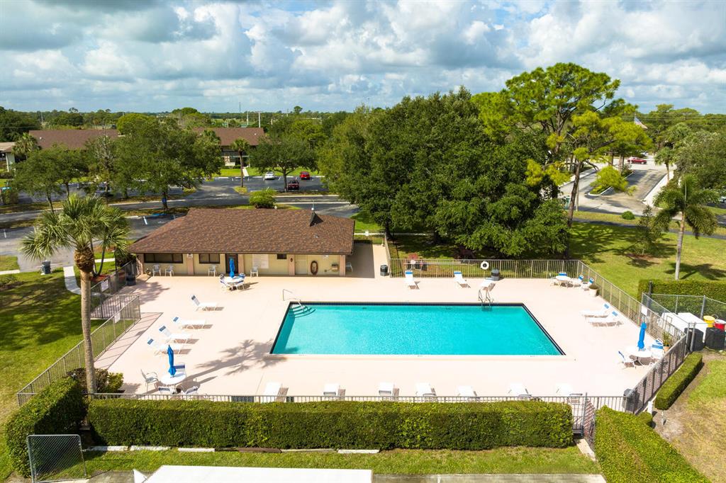 6271 Chasewood Drive Unit: F