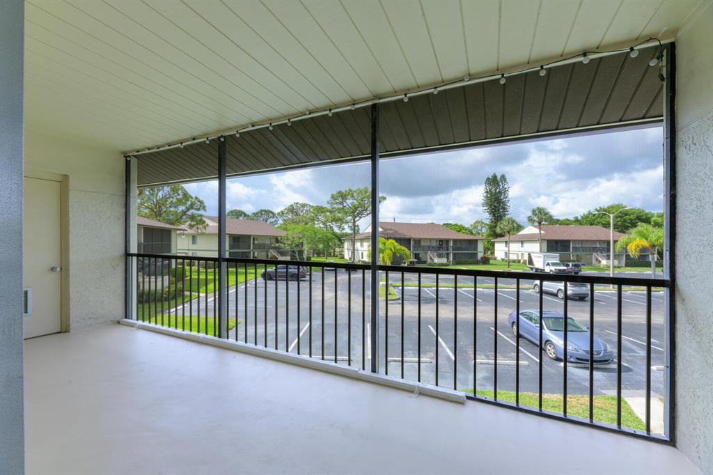 6271 Chasewood Drive Unit: F