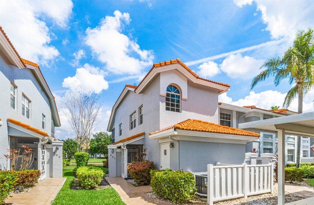 7414 Lake Meadow Way Unit: 201