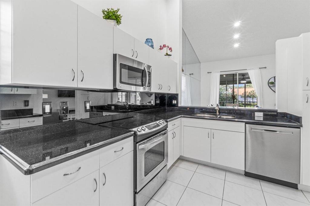 7414 Lake Meadow Way Unit: 201