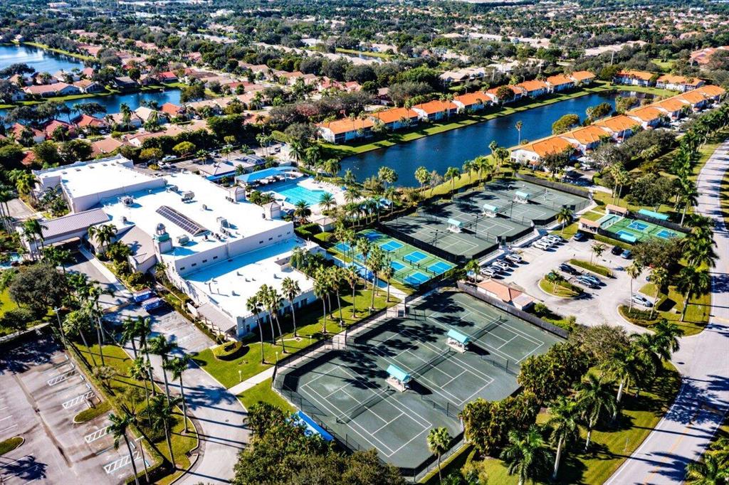 7414 Lake Meadow Way Unit: 201