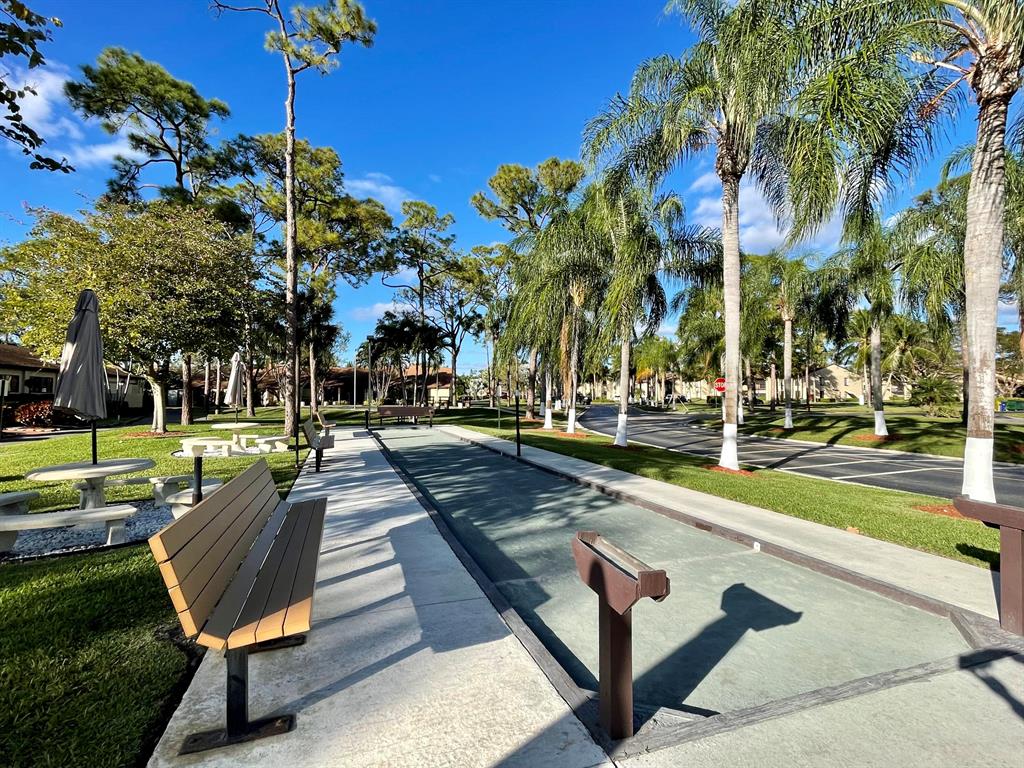 627 Sea Pine Way Unit: H3