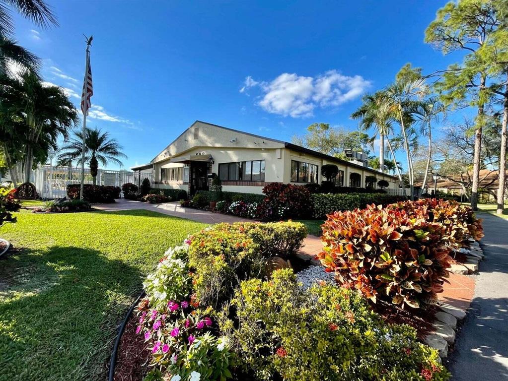 627 Sea Pine Way Unit: H3