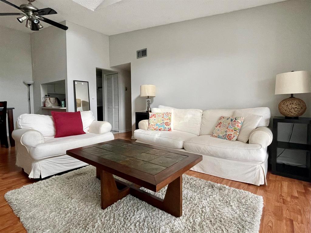 627 Sea Pine Way Unit: H3