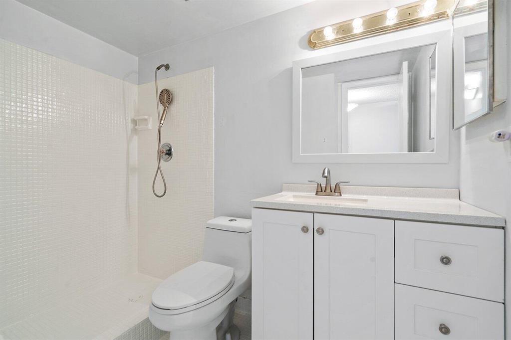 21 Abbey Lane Unit: 202
