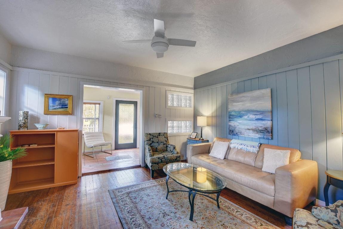 226 NE 10th Street