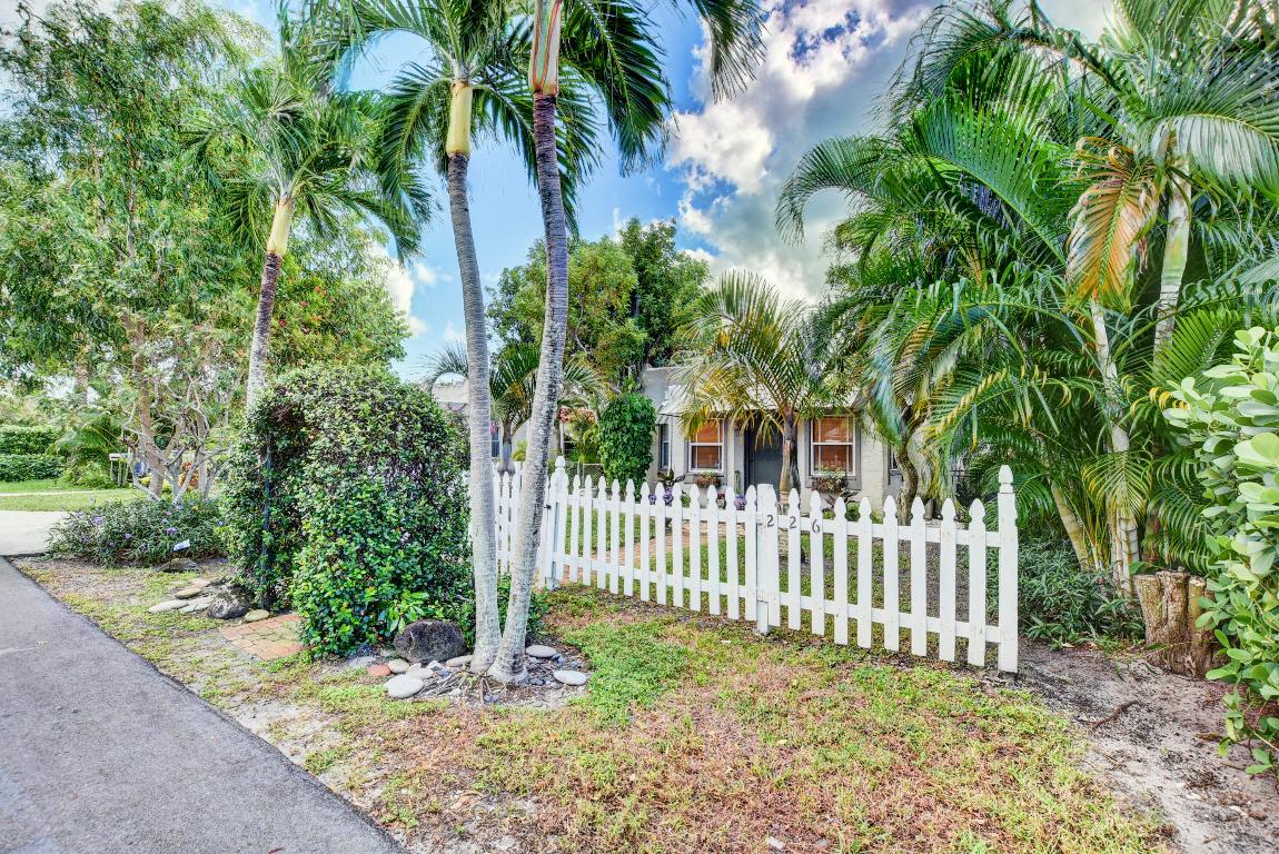 226 NE 10th Street