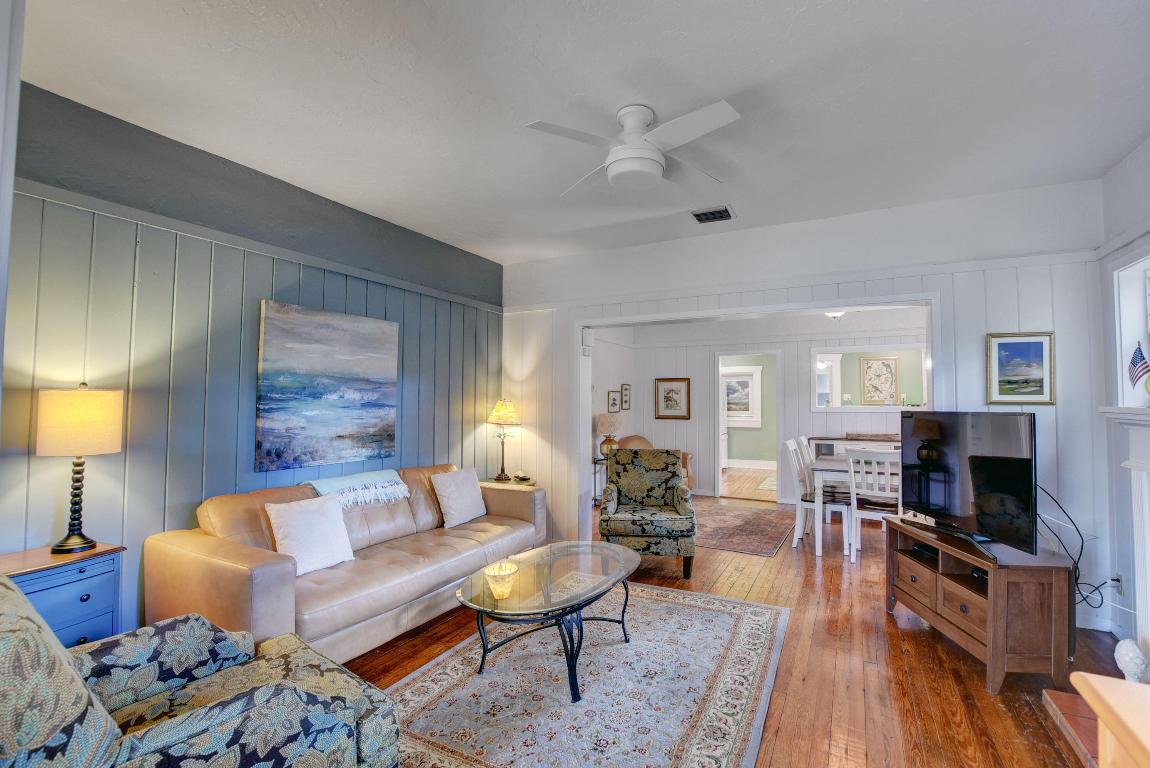 226 NE 10th Street