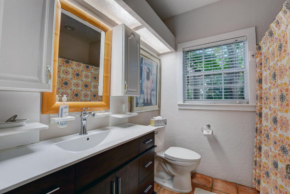 226 NE 10th Street