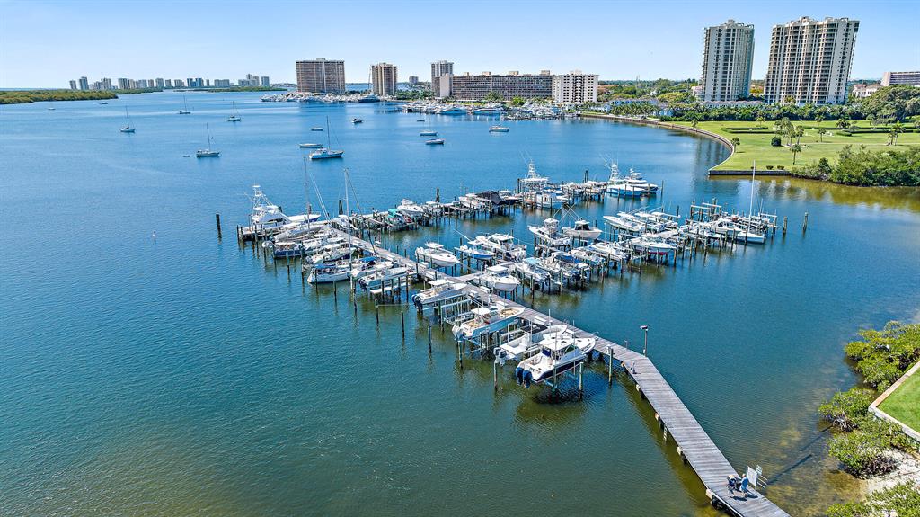 11370 Twelve Oaks Way Unit: 616 + 50ft Slip