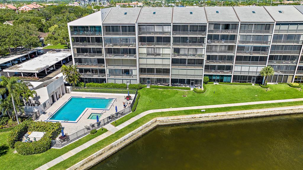 11370 Twelve Oaks Way Unit: 616 + 50ft Slip