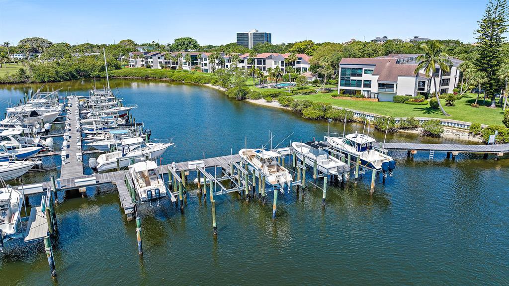 11370 Twelve Oaks Way Unit: 616 + 50ft Slip