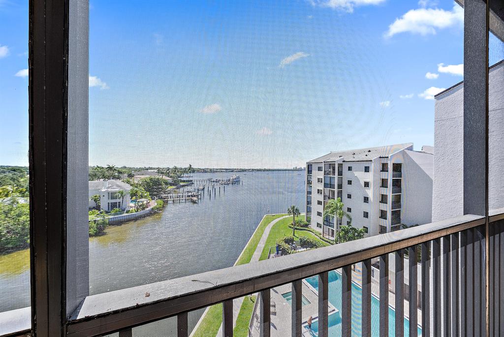 11370 Twelve Oaks Way Unit: 616 + 50ft Slip