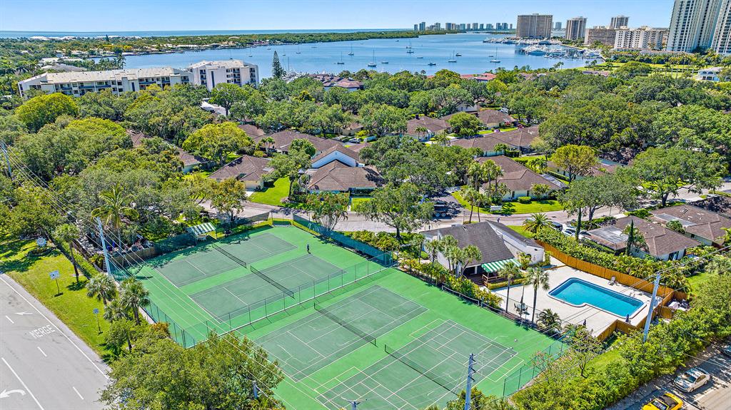 11370 Twelve Oaks Way Unit: 616 + 50ft Slip