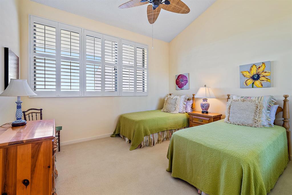 11370 Twelve Oaks Way Unit: 616 + 50ft Slip