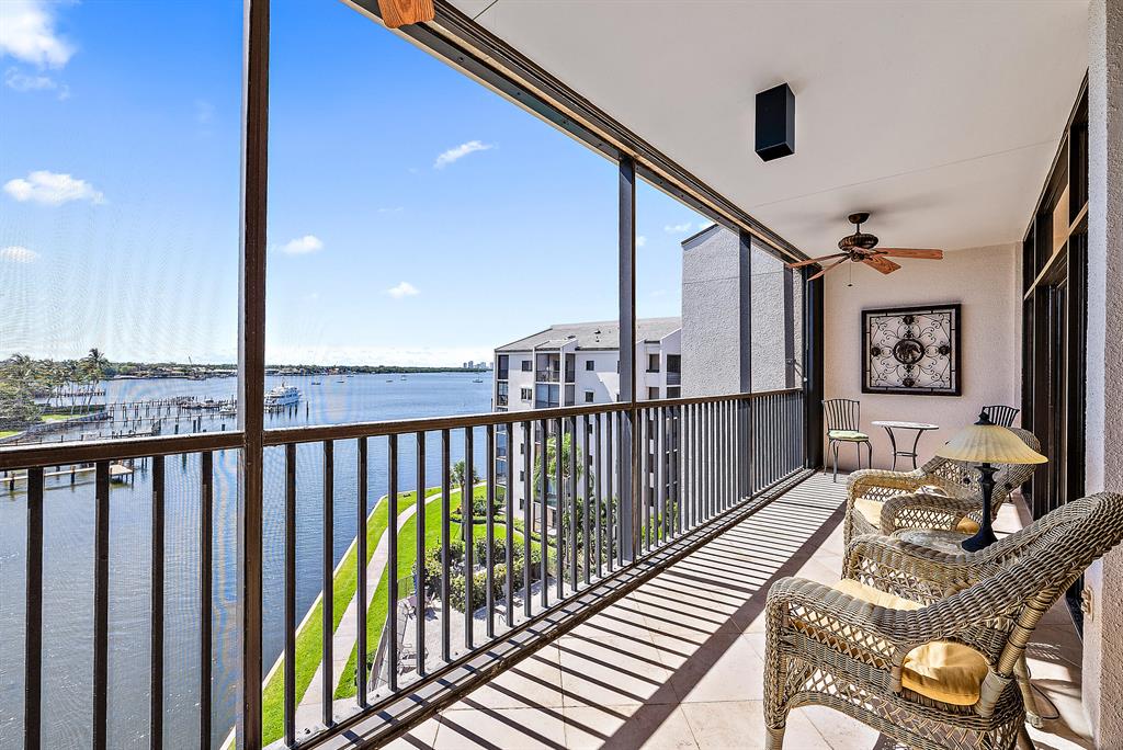 11370 Twelve Oaks Way Unit: 616 + 50ft Slip