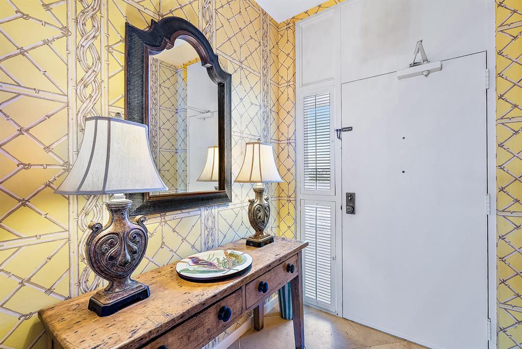 11370 Twelve Oaks Way Unit: 616 + 50ft Slip