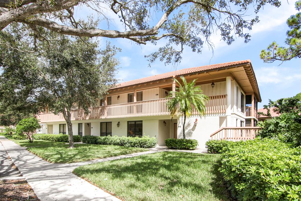 512 Brackenwood Place