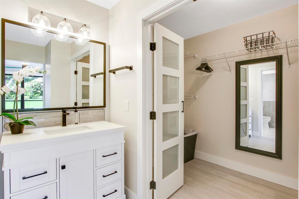 512 Brackenwood Place