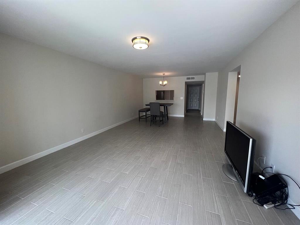 14500 Stirling Way Unit: 304