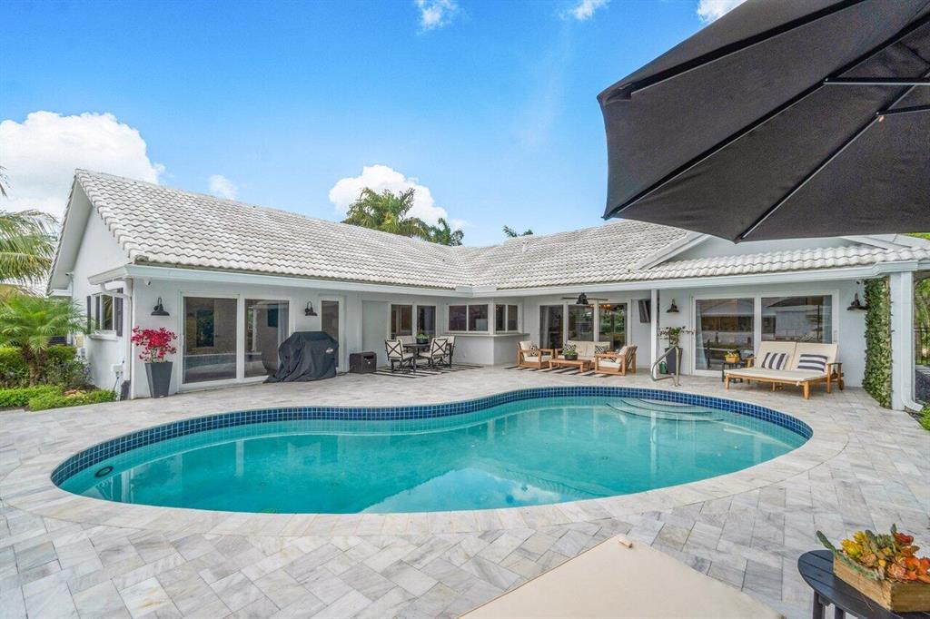 1011 SW Hickory